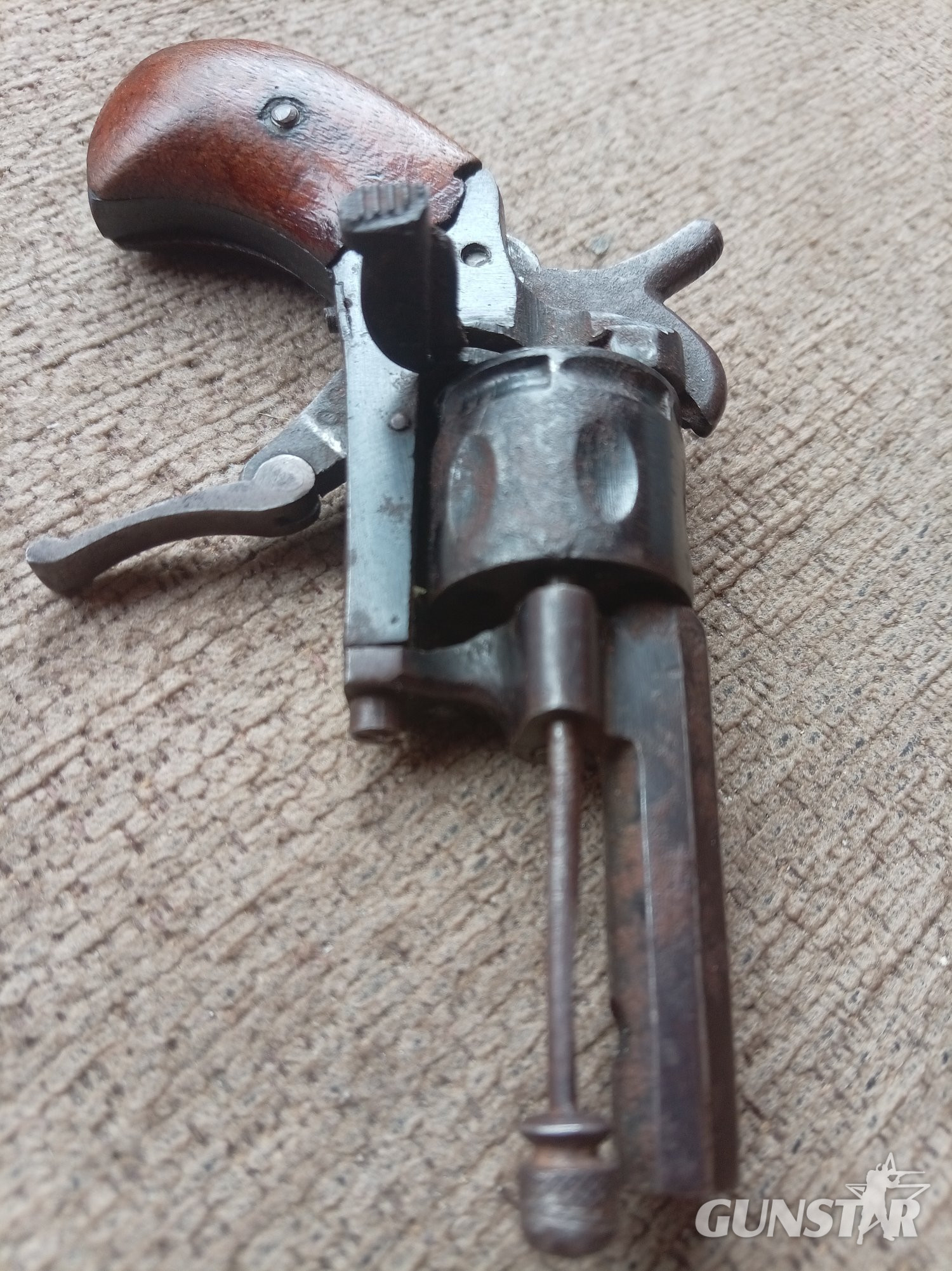{CATEGORY} - Unknown/other 6-Barrel Pepperbox 11 mm Revolver in 
