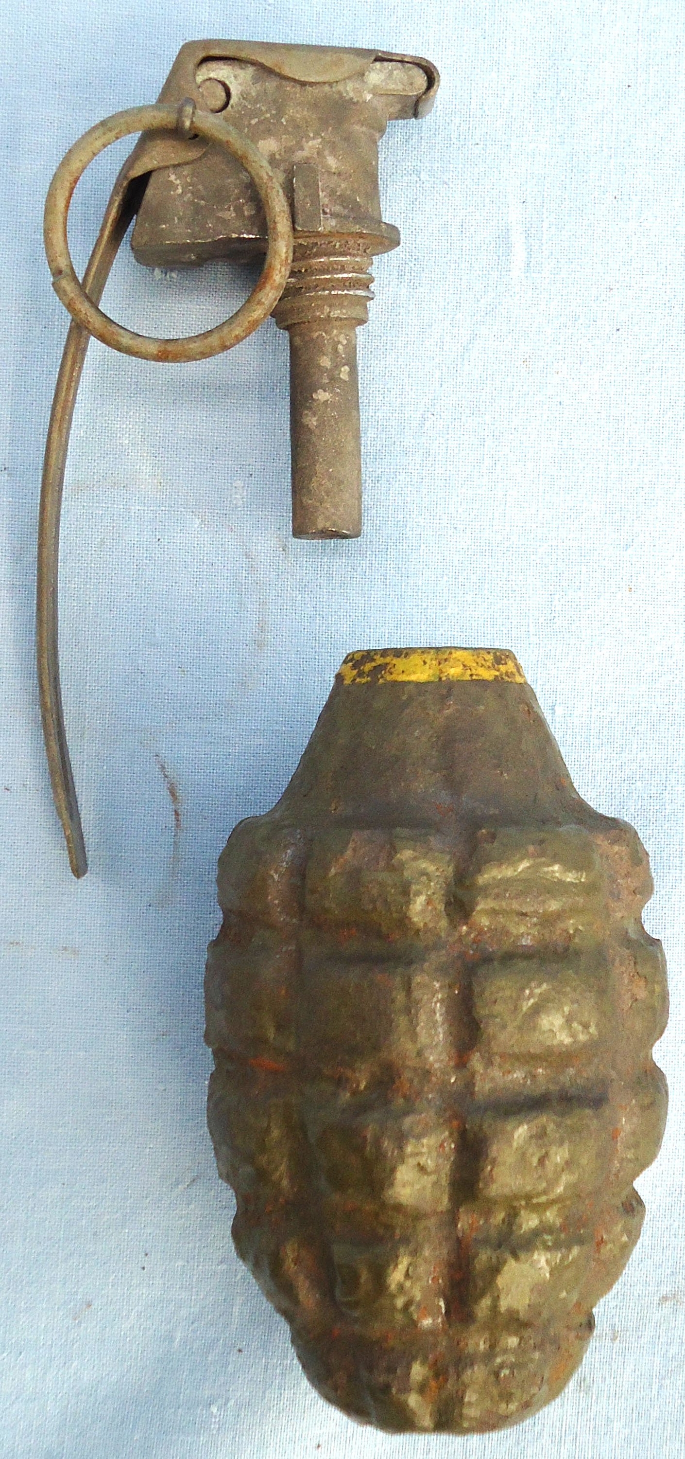  INERT DEACTIVATED. Original Early WW2 American Pineapple Mk 2 High Explosive Hand Grenade. - O 2108 INERT DEACTIVATED. Pineapple Mk 2 High Explosive Hand Grenade. - O 2108  Other Ammunition