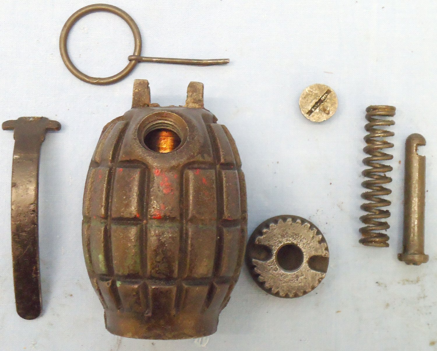  INERT DEACTIVATED. WW2, 1944 Dated, Mills No 36M MK1, Hand Grenade. - O 2107 Mills No 36M MK1, Hand Grenade. - O 2107  Other Ammunition