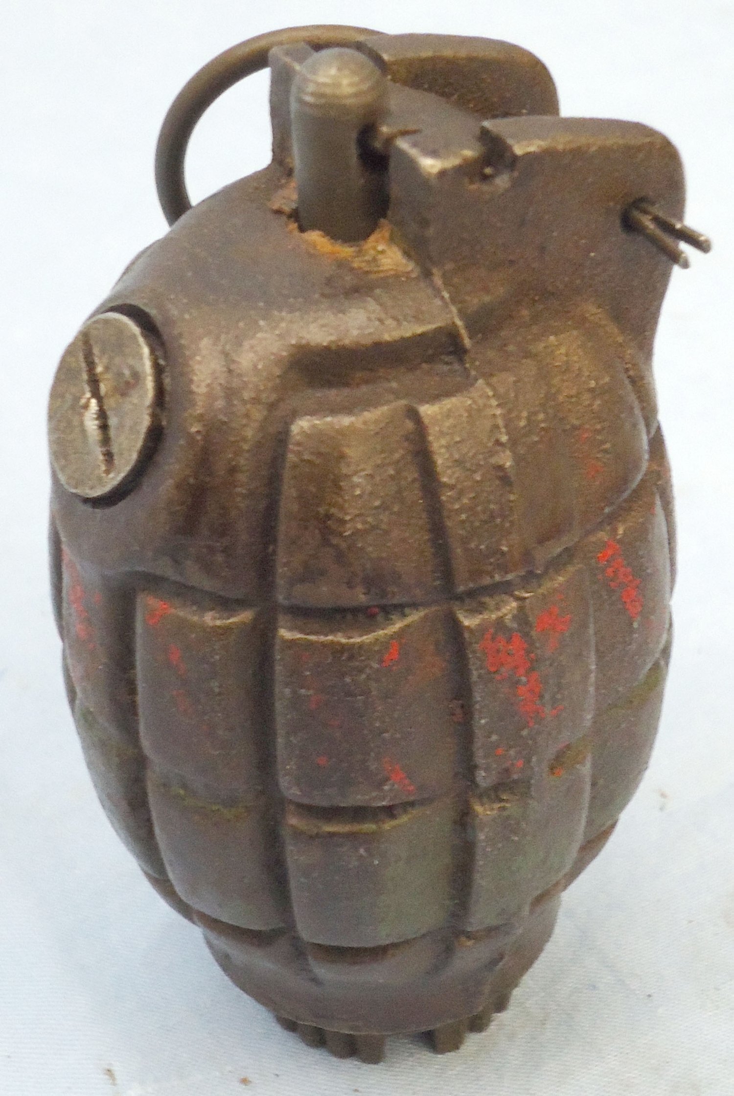 INERT DEACTIVATED. WW2, 1944 Dated, Mills No 36M MK1, Hand Grenade. - O 2107 Mills No 36M MK1, Hand Grenade. - O 2107  Other Ammunition - {CATEGORY}
