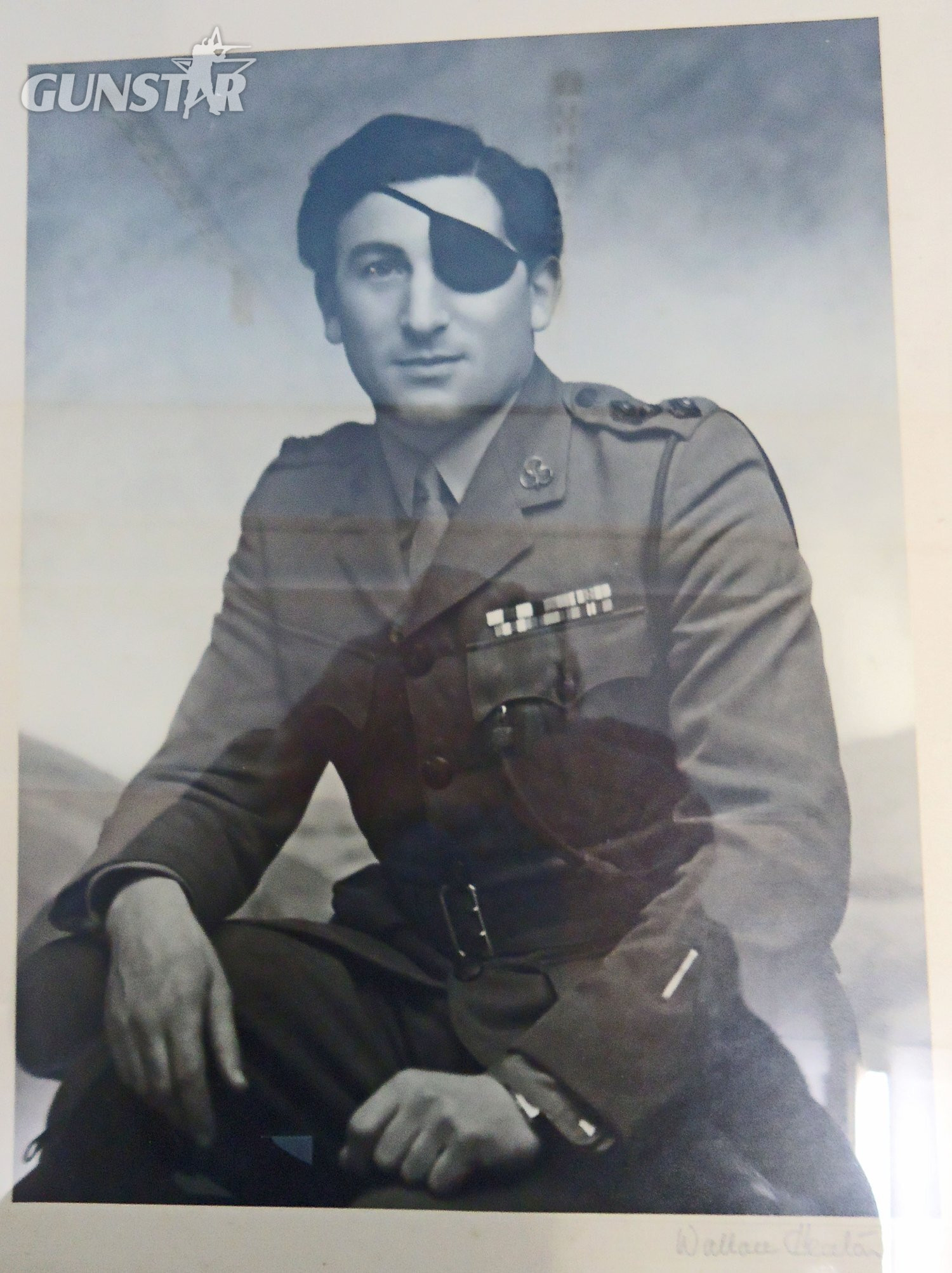  Captain Wallace Heaton, Military Cross Photographic Portrait. - PI 1 Captain Wallace Heaton, Military Cross Photographic Portrait. - PI 1 Antique & Militaria