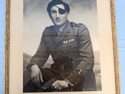 Captain Wallace Heaton, Military Cross Photographic Portrait. - PI 1 Captain Wallace Heaton, Military Cross Photographic Portrait. - PI 1 Antique & Militaria