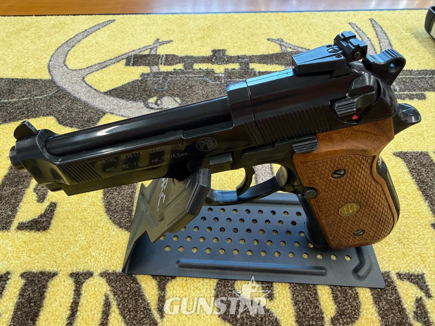  Umarex Beretta 92 FS - WALNUT GRIP .177