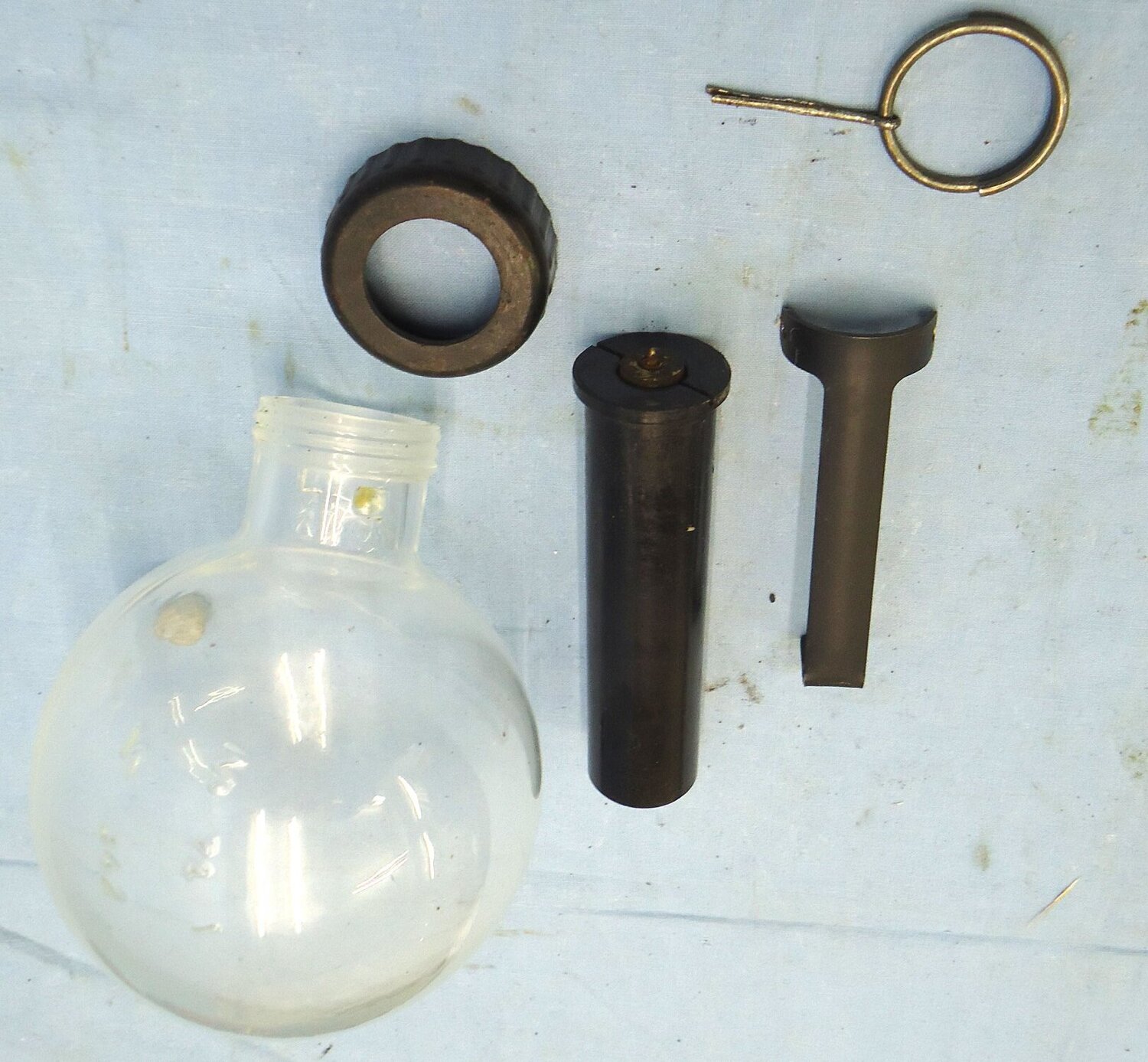INERT DEACTIVATED. RARE, British WW2, 1942 Dated, Number 74 Mark I (Sticky Bomb) Anti-Tank Hand Grenade. Sn - 22846:77 INERT DEACTIVATED. RARE, British WW2, 1942 Dated, Number 74 Mark I (Sticky Bomb) Anti-Tank Hand Grenade. Sn - 22846:77  Other Ammunition - {CATEGORY}
