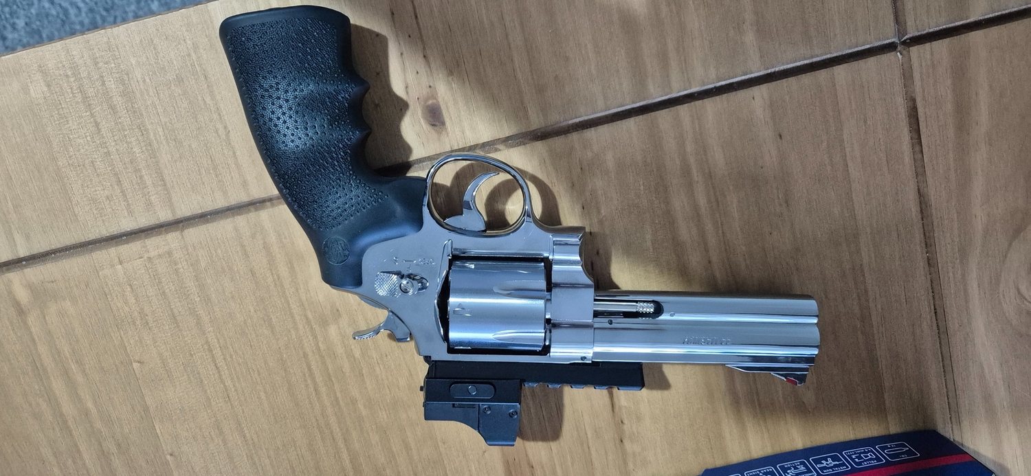 Umarex Smith and wesson 629 classic c02 .177 .177 