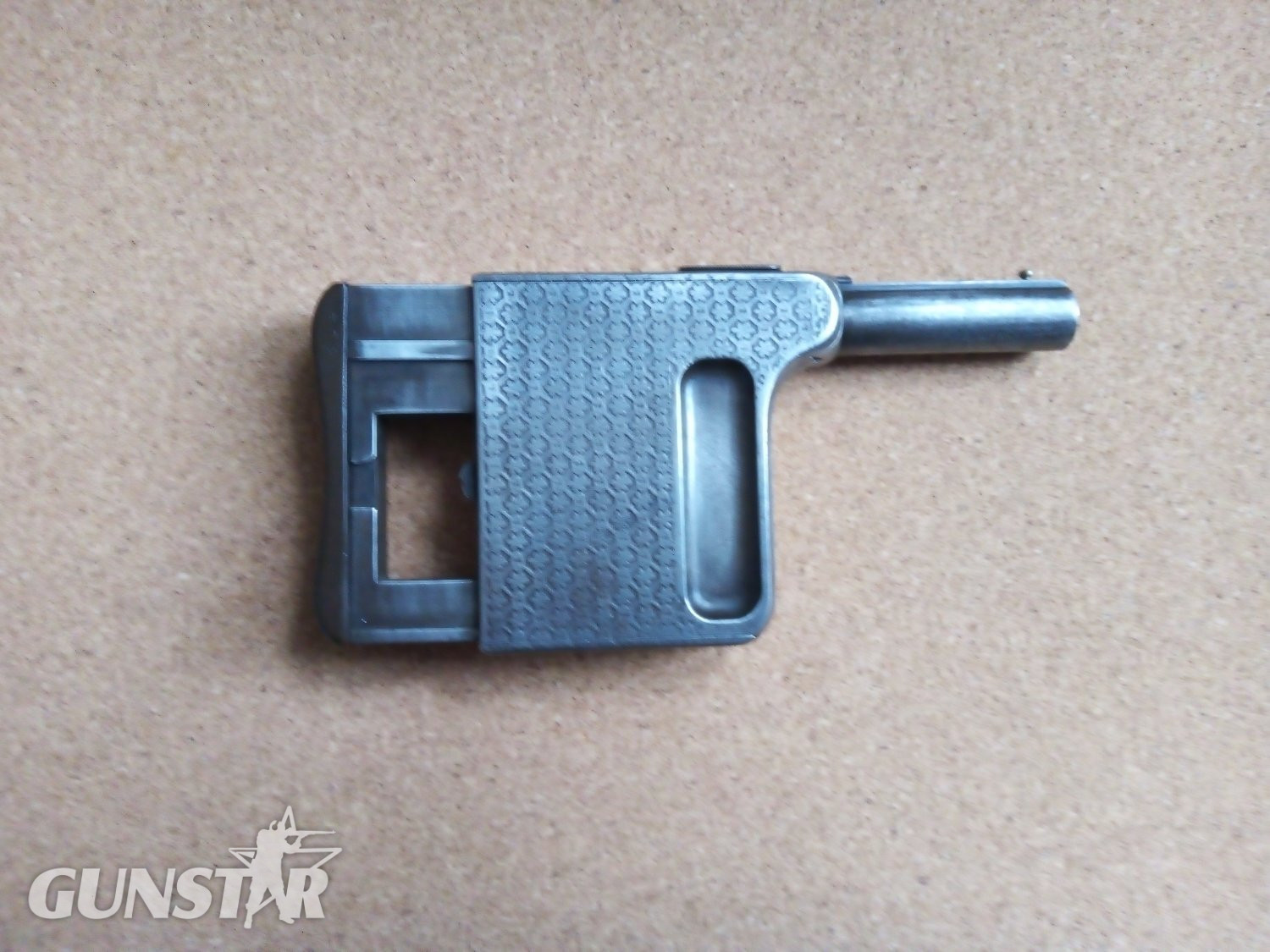 Transitional UK None Revolver - {CATEGORY}