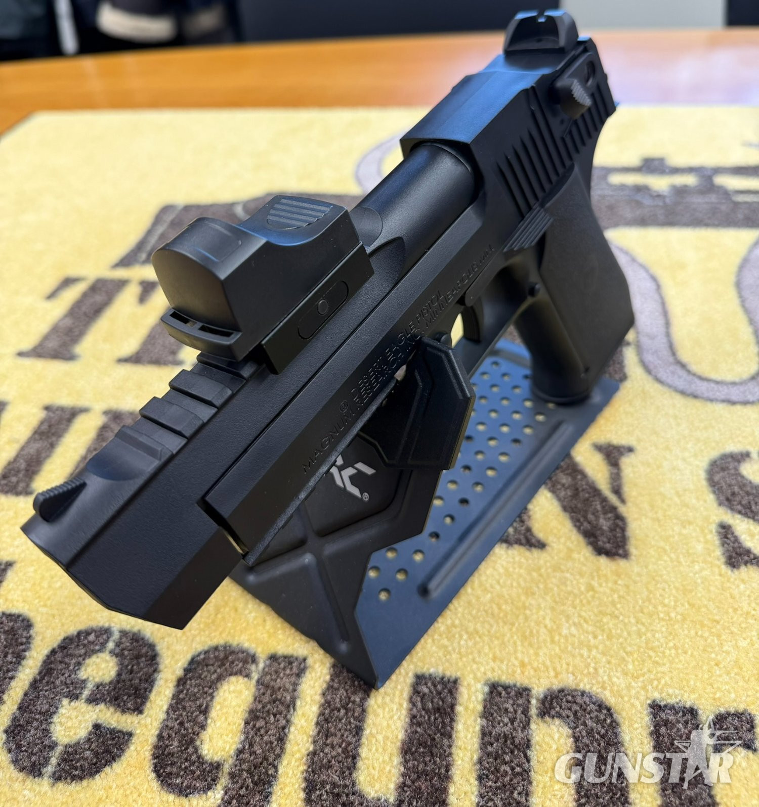  Magnum Research DESERT  EAGLE RED DOT  .177
