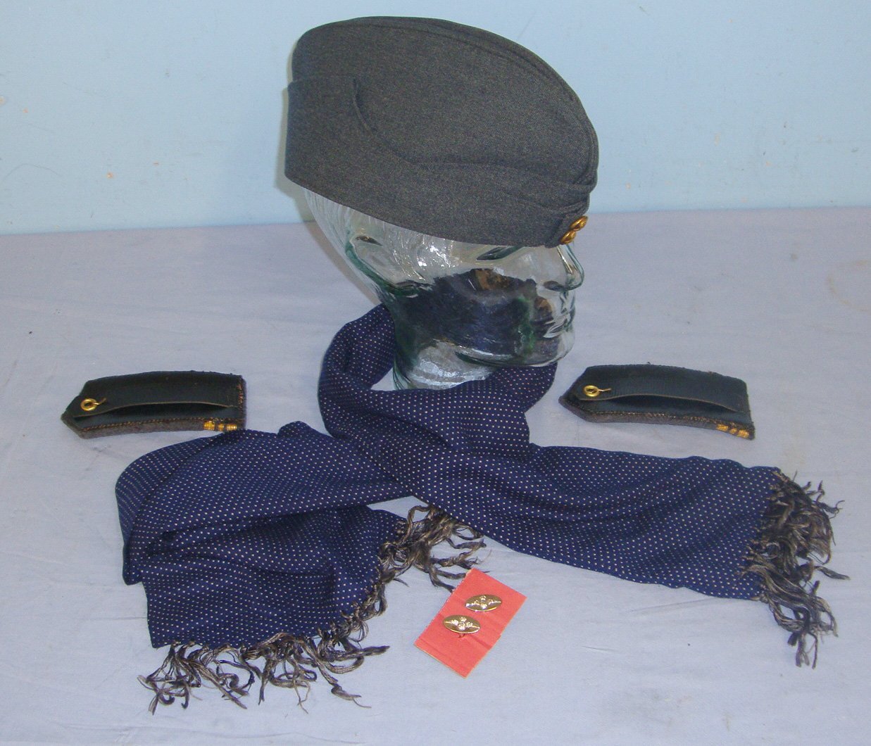  Antique & Militaria
