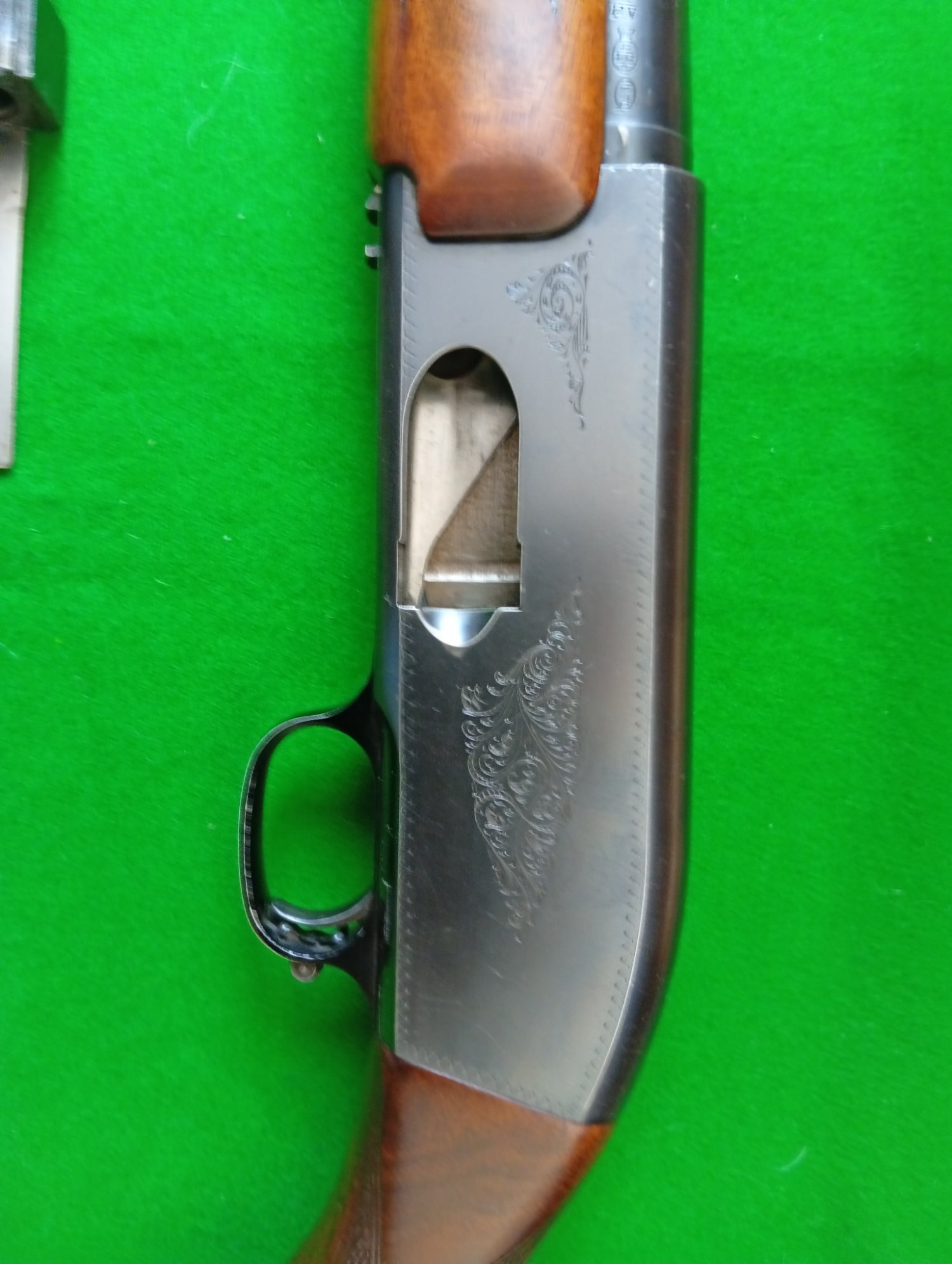 Browning double automatic with two barrels Semi-Auto 12 Bore/gauge - {CATEGORY} in 