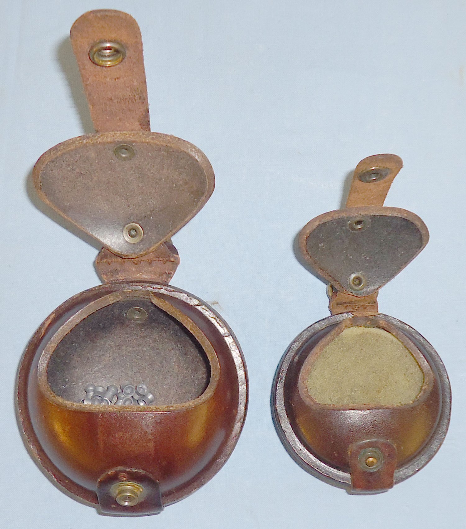 Pair of Handmade Real Leather Air gun/Rifle Pellet Pouches .177 & .22 with Brass Hangers. 21563. Pair of Handmade Real Leather Air gun/Rifle Pellet Pouches .177 & .22 with Brass Hangers. 21563.  Other Accessory