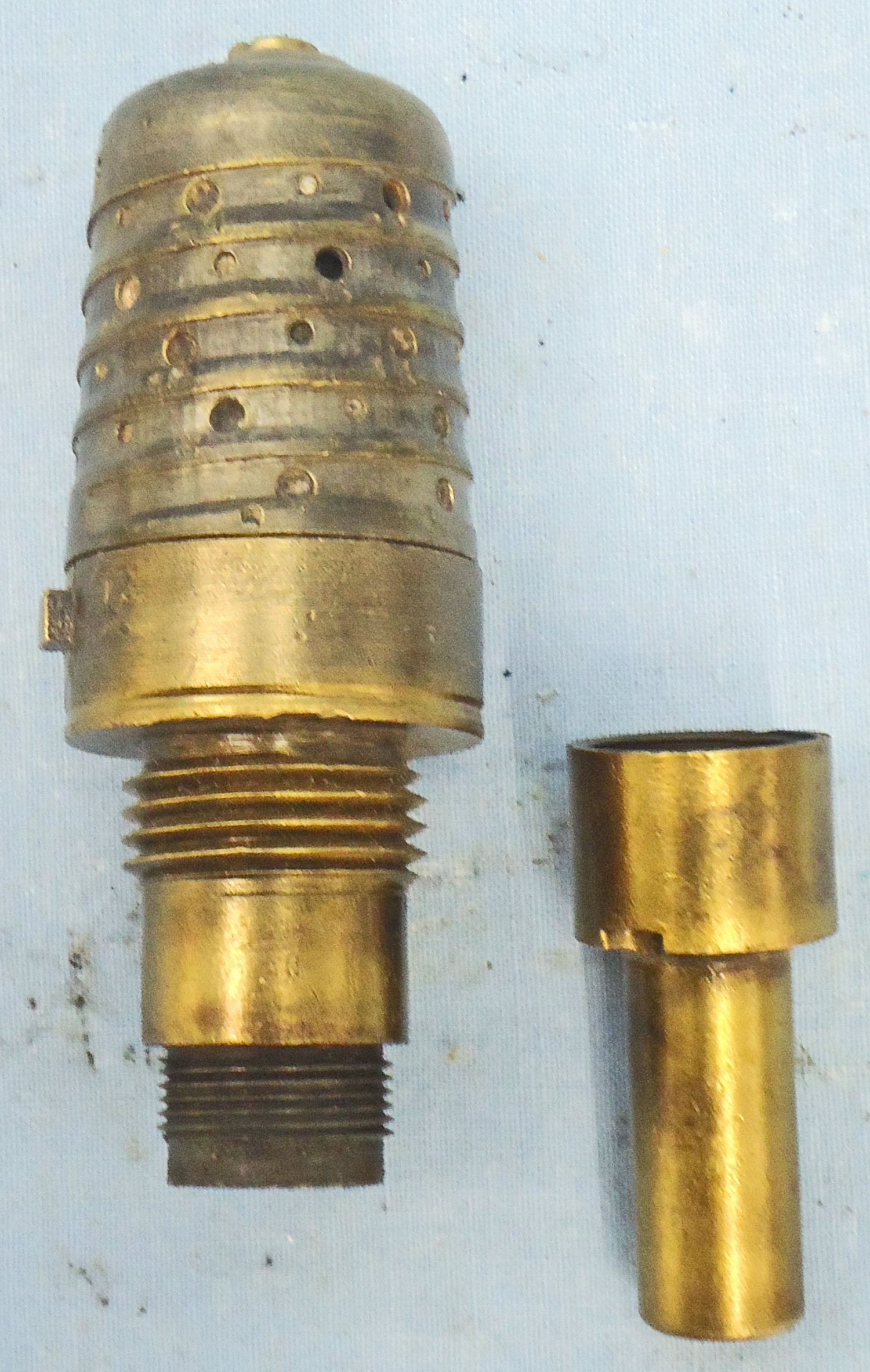 DEACTIVATED INERT. French, WW1, Unfired, 22/31 Mod 1897 Time & Percussion Nose Fuse For The 75mm Mle 1897 Field Gun. - O 2176 French, WW1, Unfired, 22/31 Mod 1897 Time & Percussion Nose Fuse For The 75mm Mle 1897 Field Gun. - O 2176  Other Ammunition