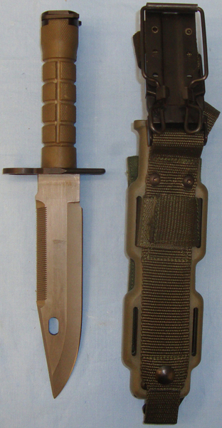  American M9 Bayonet and Scabbard. ED 2533. Bayonet