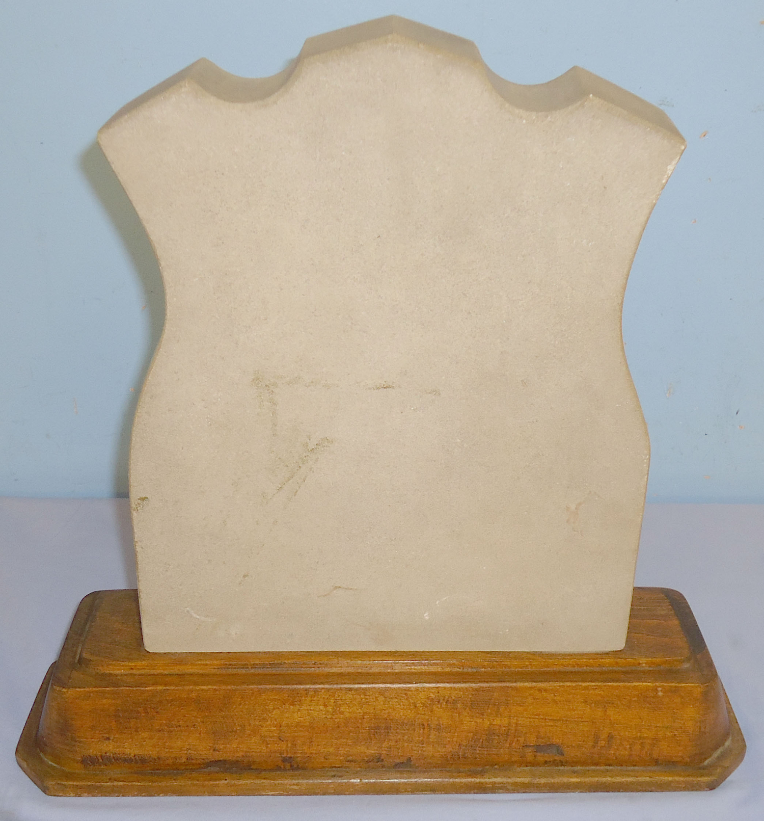  R.A.F.A. Portland Stone Mounted Presentation Piece Inscribed ‘Non Nobis Sed Vobis’ to Rev. A.J.Alderson. 21159. R.A.F.A. Portland Stone Mounted Presentation Piece Inscribed ‘Non Nobis Sed Vobis’ to Rev. A.J.Alderson. 21159. Other Accessory
