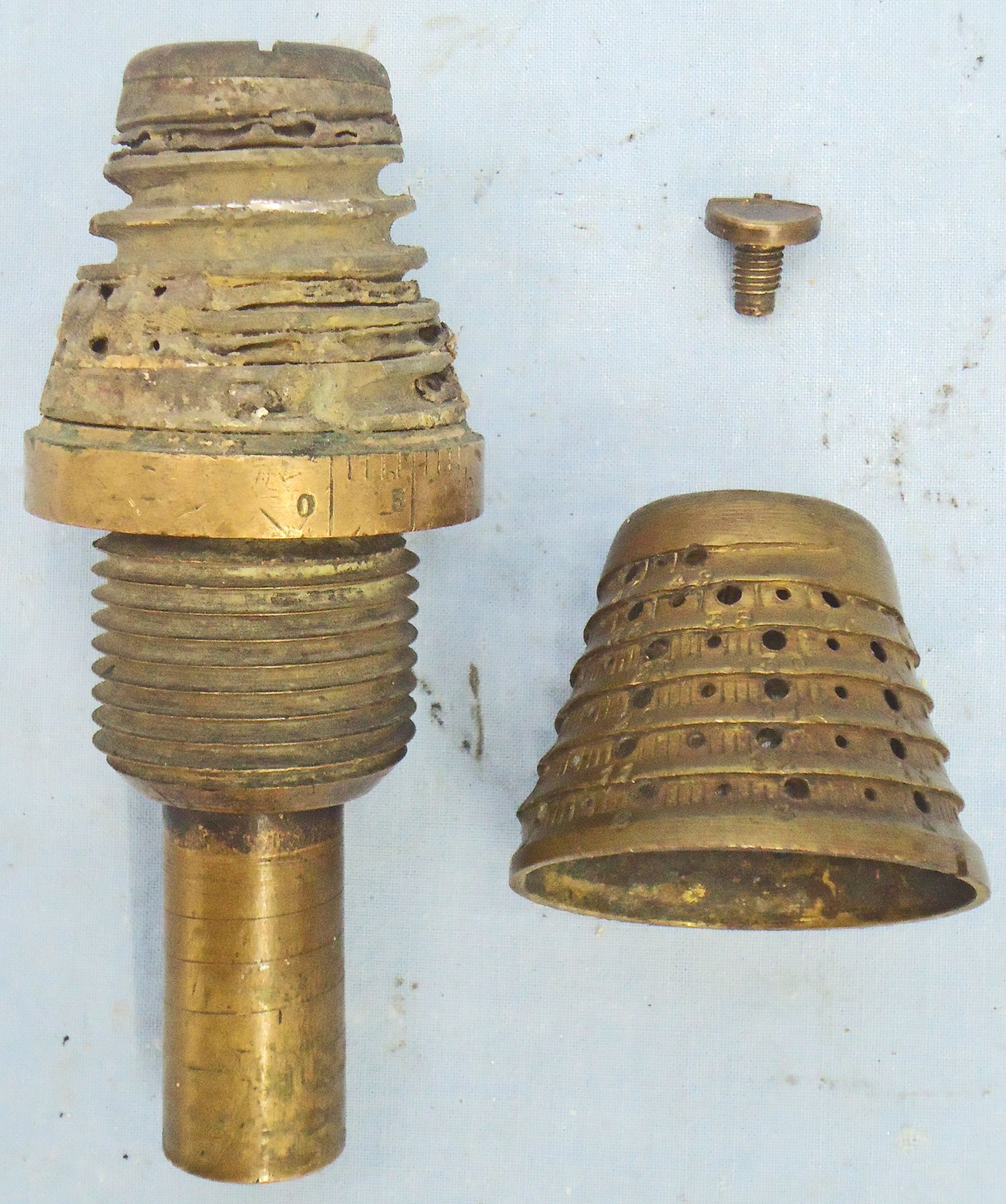  DEACTIVATED INERT. French, WW1, Model 40-55 Mle 1880 Time & Percussion Nose Fuze for the 155 and 105mm Guns. - O 2175 DEACTIVATED INERT. French, WW1, Model 40-55 Mle 1880 Time & Percussion Nose Fuze for the 155 and 105mm Guns. - O 2175  Other Ammunition