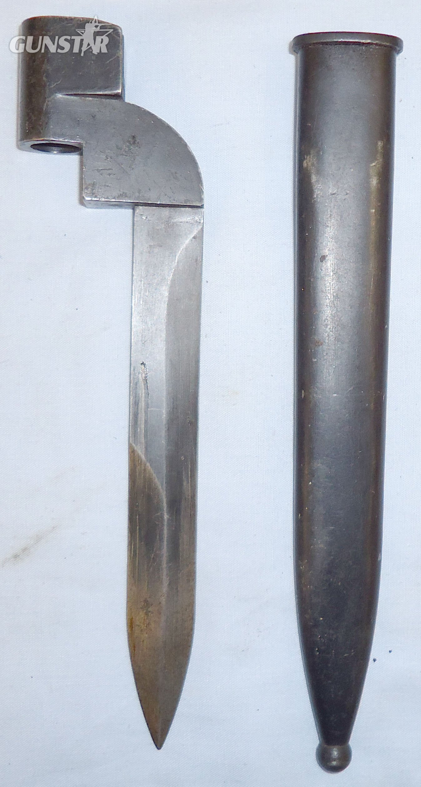 1960s South African No.9 Bayonet by Armscar Subsidiaries For No.4 SMLE Rifles And Scabbard. BAYO 420. Bayonet
