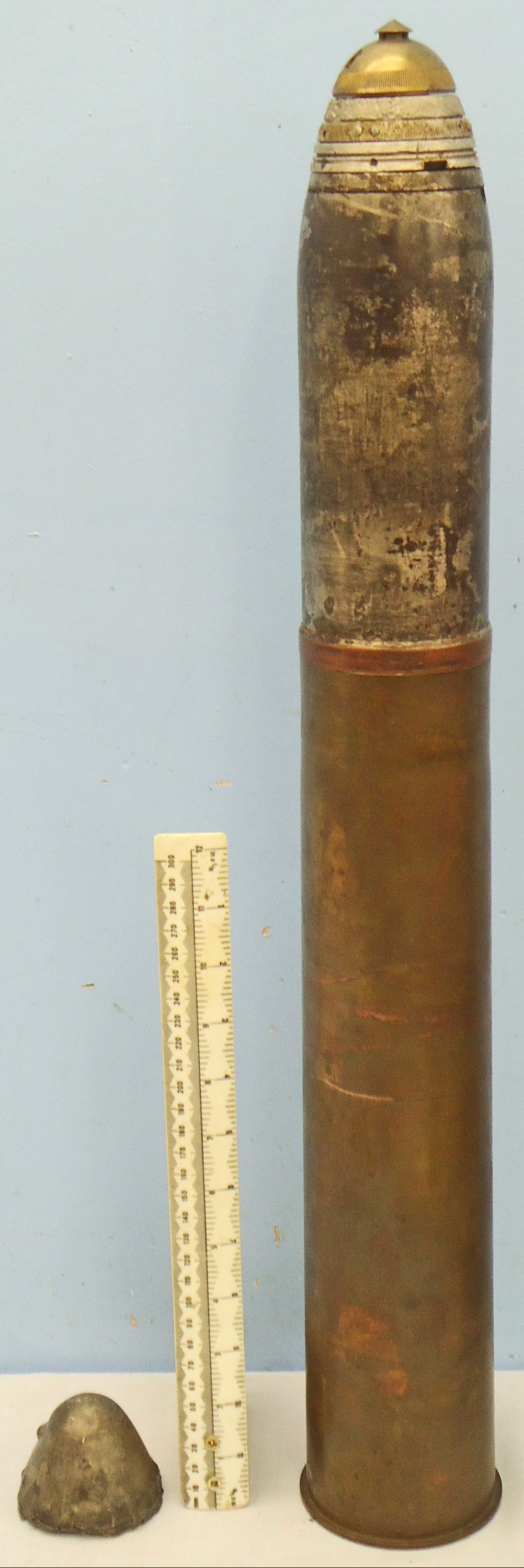 INERT DEACTIVATED. Serbian, Unfired, Rare WW1, 1905 Dated, 75mm (75x385R) HE (High Explosive) Round for the 75mm Schneider-Cannet M06 Field Gun. Sn - 22531 INERT DEACTIVATED. Serbian, Unfired, Rare WW1, 1905 Dated, 75mm (75x385R) HE (High Explosive) Round for the 75mm Schneider-Cannet M06 Field Gun. Sn - 22531  Other Ammunition - {CATEGORY}