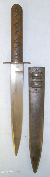 WW1 Era Italian Fighting Knife Trench Fighting Dagger & Steel Scabbard. Dagger in 