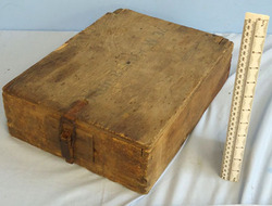 Wooden Transport Box for 3 x 8 cm Granatwerfer 34 (8 cm GrW 34) Mortar Rounds. Wooden Transport Box for 3 x 8 cm Granatwerfer 34 (8 cm GrW 34) Mortar Rounds.  Antique & Militaria