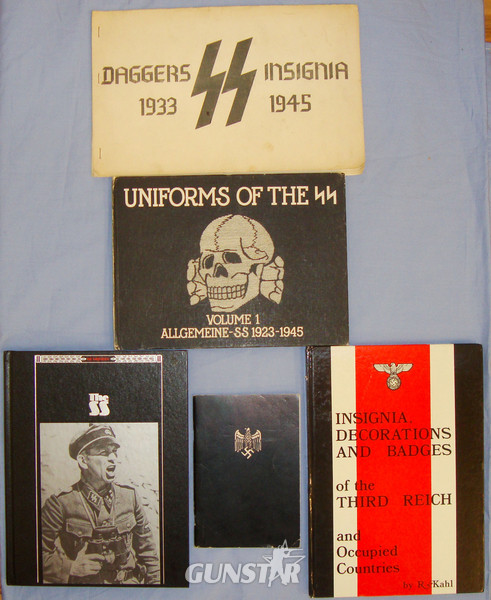 A Set of Five Books Relating to German Uniforms, Badges and Daggers. BO 420 A Set of Five Books Relating to German Uniforms, Badges and Daggers. BO 420 Other Accessory in 