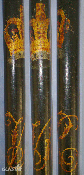 Victorian British Ebonised Wood Baluster Tip Staff Truncheon With Hand Painted Decoration Crown ‘VR’ (Victoria Regina)  Antique & Militaria