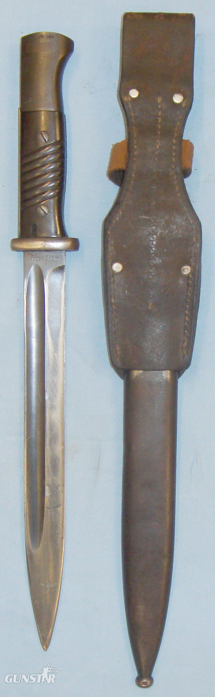  Dated WWII* S84/98 III Bayonet with Scabbard and Leather Frog. BAYO 375. Bayonet