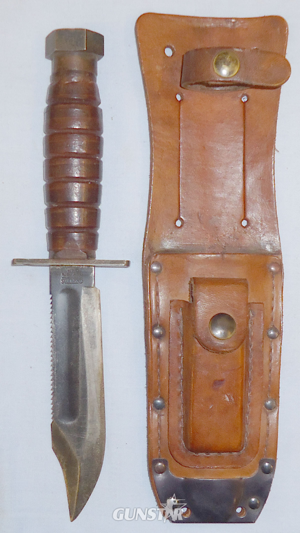 C1962 U.S. Camillus Type 2 Jet Pilots Survival Knife and Sheath with Sharpener. 21066. Knive in 
