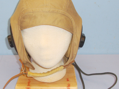 Excellent WWII US Navy/Marine Corps AN6540-3s Summer Flying Helmet with Full Wiring Looms. 20977. Excellent WWII US Navy/Marine Corps AN6540-3s Summer Flying Helmet with Full Wiring Looms. 20977. Clothing