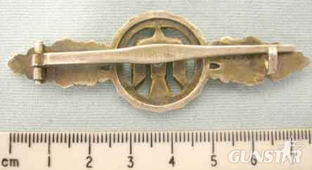 Luftwaffe Heavy / Medium & Dive Bombers Squadron Clasp in GOLD. N 38 - N 38 Luftwaffe Heavy / Medium & Dive Bombers Squadron Clasp in GOLD.  Other Accessory