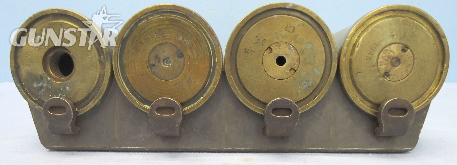 INERT DEACTIVATED. Unfired Clip of 4 Rounds of British, WW2 40mm Bofors (40 x 311R) Rounds for the Bofors L/60 Anti-Aircraft Gun. - O 2266 INERT DEACTIVATED. Unfired Clip of 4 Rounds of British, WW2 40mm Bofors (40 x 311R) Rounds for the Bofors L/60 Anti-Aircraft Gun. - O 2266  Other Ammunition 