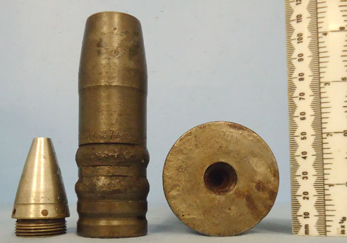 INERT DEACTIVATED Unfired German WW2 3.7cm SC/30 (37x380R) Round With An Unfired INERT DEACTIVATED Unfired German WW2 3.7cm SC/30 (37x380R) Round With An Unfired Antique & Militaria