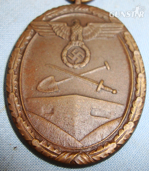 WWII Nazi Issue West Wall Medal and Ribbon. BA 399. WWII Nazi Issue West Wall Medal and Ribbon. BA 399. Other Accessory