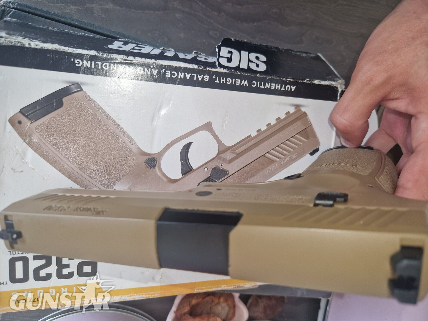 Colt python metal version and sig sauer p320 blowback  177 .177 - {CATEGORY}