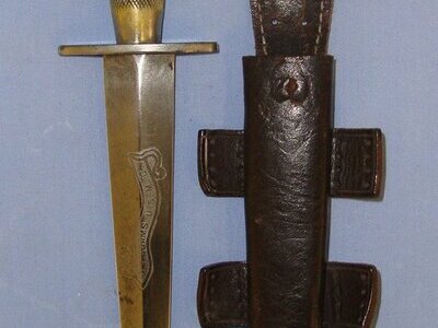 RARE**WW2 British WD Wilkinson 2nd Pattern Fairbairn Sykes FS Fighting Knife With ‘WD Arrow 56’ Mark & United States Marine’s Privately Commissioned Etched Panel Banner To ‘N.T. Adams USMC’ & Scabbard. Sn 21857 Knive