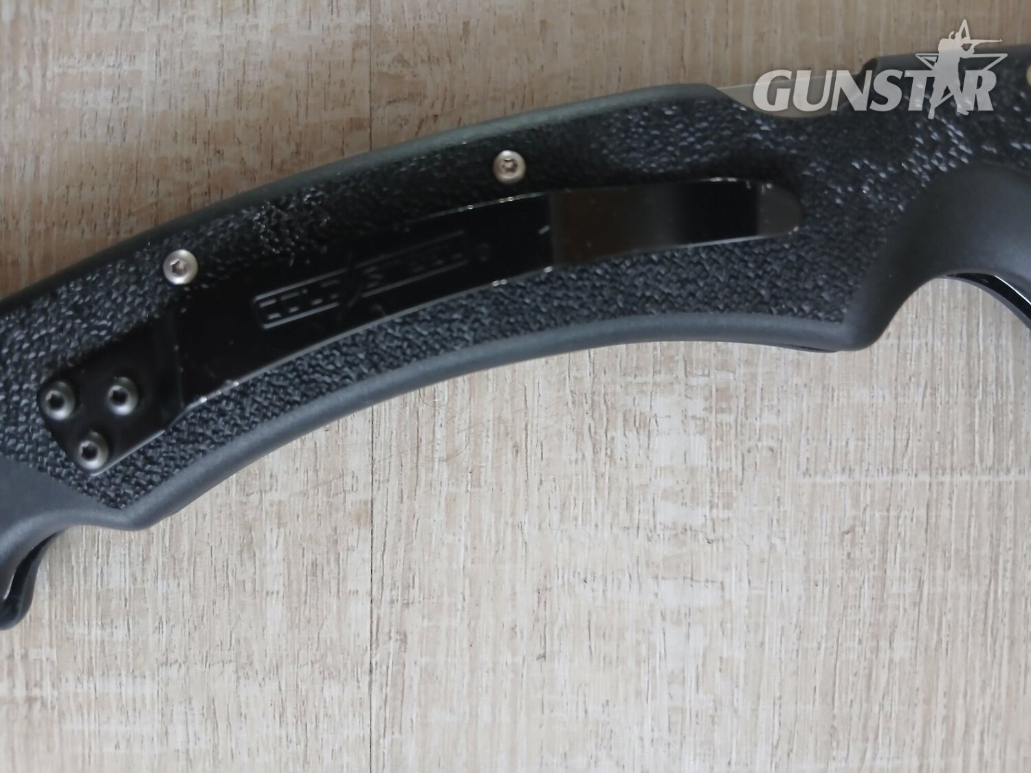  Cold Steel Knive
