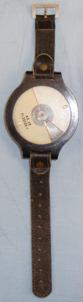  Near Mint* WII Model Third Reich AK39 German Luftwaffe Pilot\\\'s Liquid Filled Wrist Compass. Sn 20514. Near Mint* WII Model Third Reich German Luftwaffe Pilot\\\'s Liquid Filled Wrist Compass. Sn 20514. Antique & Militaria