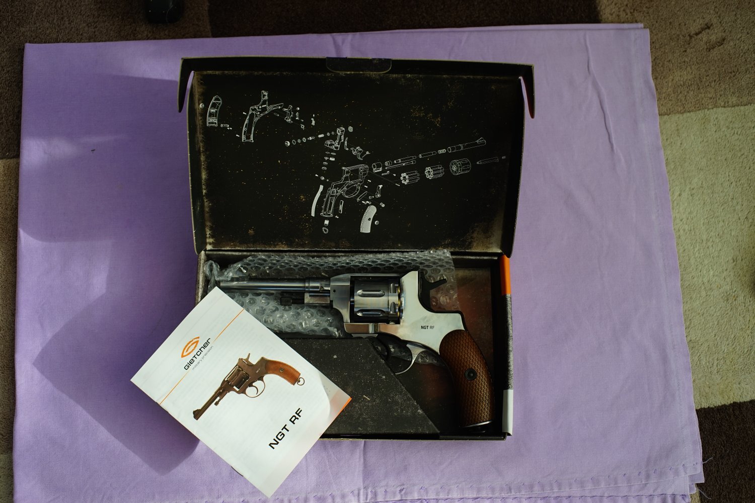 Gletcher Gletcher Nagant co2 177 revolver .177