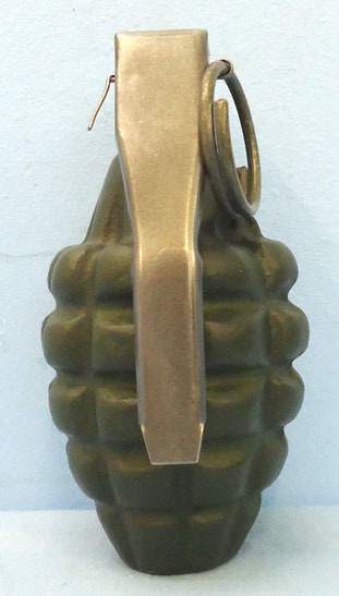 INERT DEACTIVATED. Post World War 2 American M2 Fragmentation Hand Grenade. INERT DEACTIVATED. Post World War 2 American M2 Fragmentation Hand Grenade. Antique & Militaria
