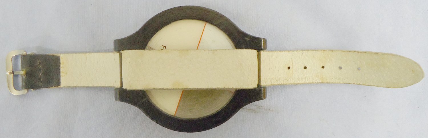  MINT, UN-ISSUED. WW2 Model AK39 Nazi German Luftwaffe Pilot\'s Arm / Wrist Compass. Sn 17317. MINT, UN-ISSUED. WW2 Model AK39 Nazi German Luftwaffe Pilot's Arm / Wrist Compass. Sn 17317. Antique & Militaria