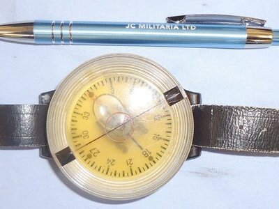 MINT, UN-ISSUED. WW2 Model AK39 Nazi German Luftwaffe Pilot\'s Arm / Wrist Compass. Sn 17317. MINT, UN-ISSUED. WW2 Model AK39 Nazi German Luftwaffe Pilot's Arm / Wrist Compass. Sn 17317. Antique & Militaria
