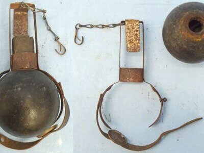 DEACTIVATED INERT. French WW1, Fusee Modele 1914 Hand Grenade Complete with the Wooden Capped Brassed Friction Fuze, Grenade Belt Holder with Belt Clip & Fuze Chain. - O 2176 French WW1, Fusee Modele 1914 Hand Grenade Complete with the Wooden Capped Brassed Friction Fuze, Grenade Belt Holder with Belt Clip & Fuze Chain. - O 2176  Other Ammunition
