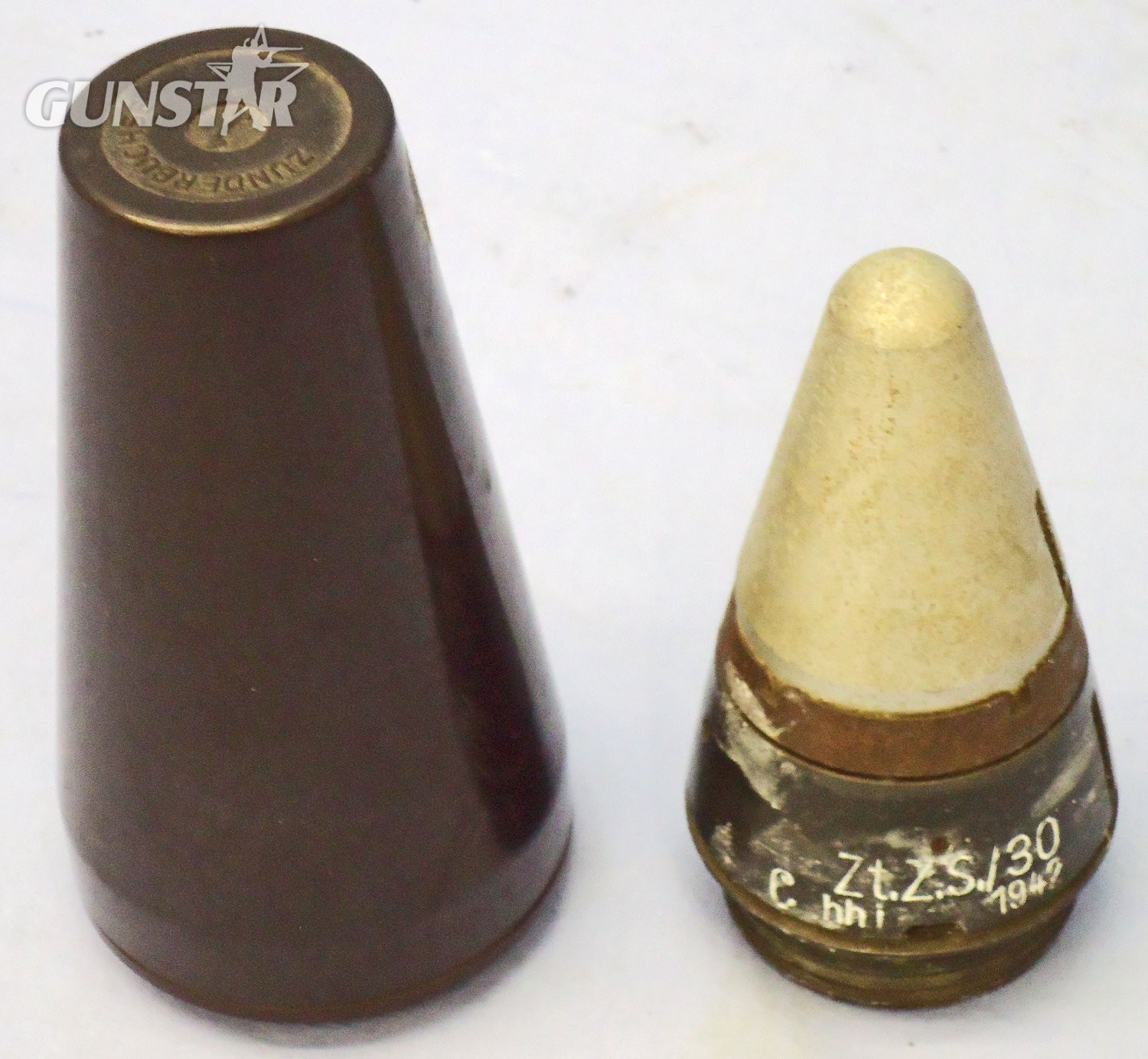 {CATEGORY} - INERT. Scarce, Unfired, WW2, 1942 Dated, German ZtZ.S/30 Clockwork Time Fuze In Its Original Bakelite Transit Container. - O 2156 INERT. Scarce, Unfired, WW2, 1942 Dated, German ZtZ.S/30 Clockwork Time Fuze In Its Original Bakelite Transit Container. - O 2156  Other Ammunition in 