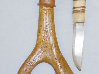Unique* Small Bone Handled Scandinavian ‘Puukko’ Knife in a Reindeer Antler Sheath. 21041. Knive