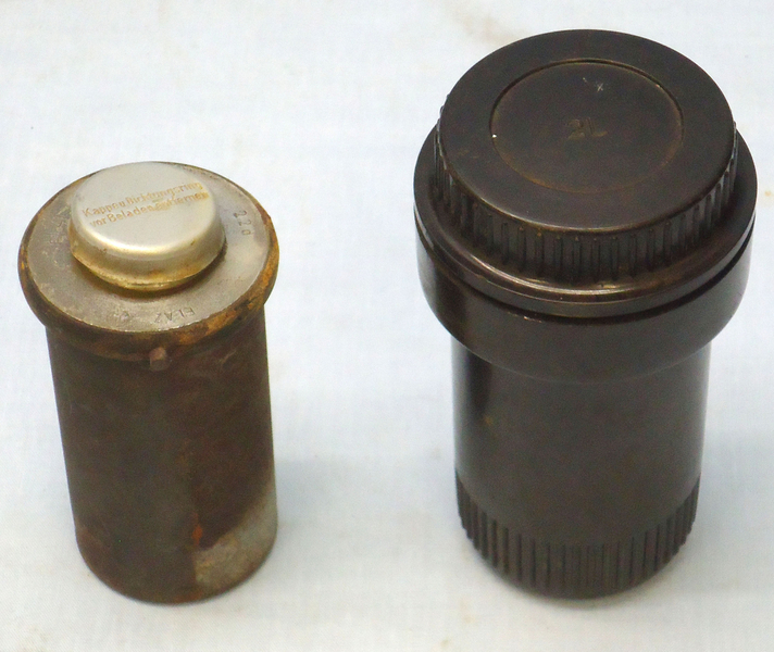  INERT DEACTIVATED, WW2, 1941 Dated German No 55 Bomb Fuse And Bakelite Transit Container. - O 1693 INERT DEACTIVATED, WW2, 1941 Dated German No 55 Bomb Fuse And Bakelite Transit Container. - O 1693  Other Ammunition