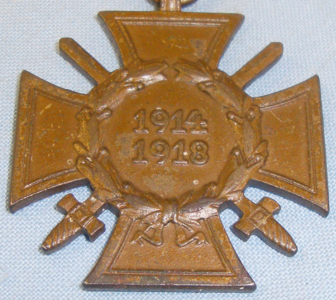 The Honour Cross of the World War 1914/1918 with Ribbon. BA 403. The Honour Cross of the World War 1914/1918 with Ribbon. BA 403. Other Accessory