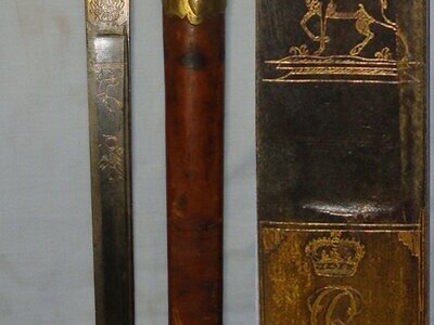 RARE**NOBLEMAN’s QUALITY** Large, English, 1786 George III Clamshell Stag / Boar Hunting Dagger / Sidearm With Etched, Blued & Gilt Blade Signed ‘Johann Friedrick Roab Hertberg’ With Stag Antler Grip & Scabbard. Sn 14659 Hunting Knive
