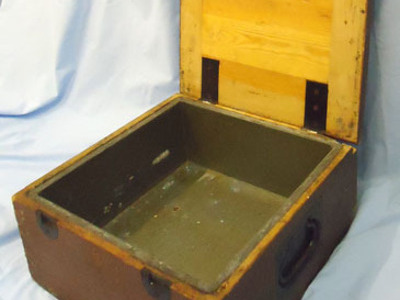 Scarce* WWII German Wooden Transit Case For 25 Stuck A.Z.23 umg.m.2V Fuses. Sn. 10900. Scarce* WWII German Wooden Transit Case For 25 Stuck A.Z.23 umg.m.2V Fuses. Sn. 10900. Antique & Militaria