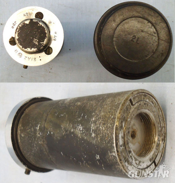 INERT DEACTIVATED, WW2, 1942 Dated German No25B Bomb Fuse And Bakelite Transit Container. - O 1690 INERT DEACTIVATED, WW2, 1942 Dated German No25B Bomb Fuse And Bakelite Transit Container. - O 1690  Other Ammunition