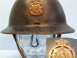 Belgian Fireman's Steel Helmet With Bronzed Badge, Liner and Chin Strap. WW1 Belgian Fireman's Steel Helmet With Bronzed Badge, Liner and Chin Strap. Clothing