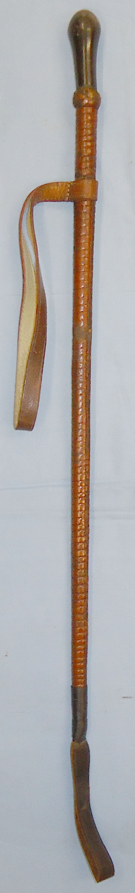  WW1 Era British Officers Brown Leather Covered Swagger / Riding Crop Sword Stick & Scabbard with Retaining Strap. Sn 21868. WW1 Era British Officers Brown Leather Covered Swagger / Riding Crop Sword Stick & Scabbard with Retaining Strap. Sn 21868.  Antique & Militaria