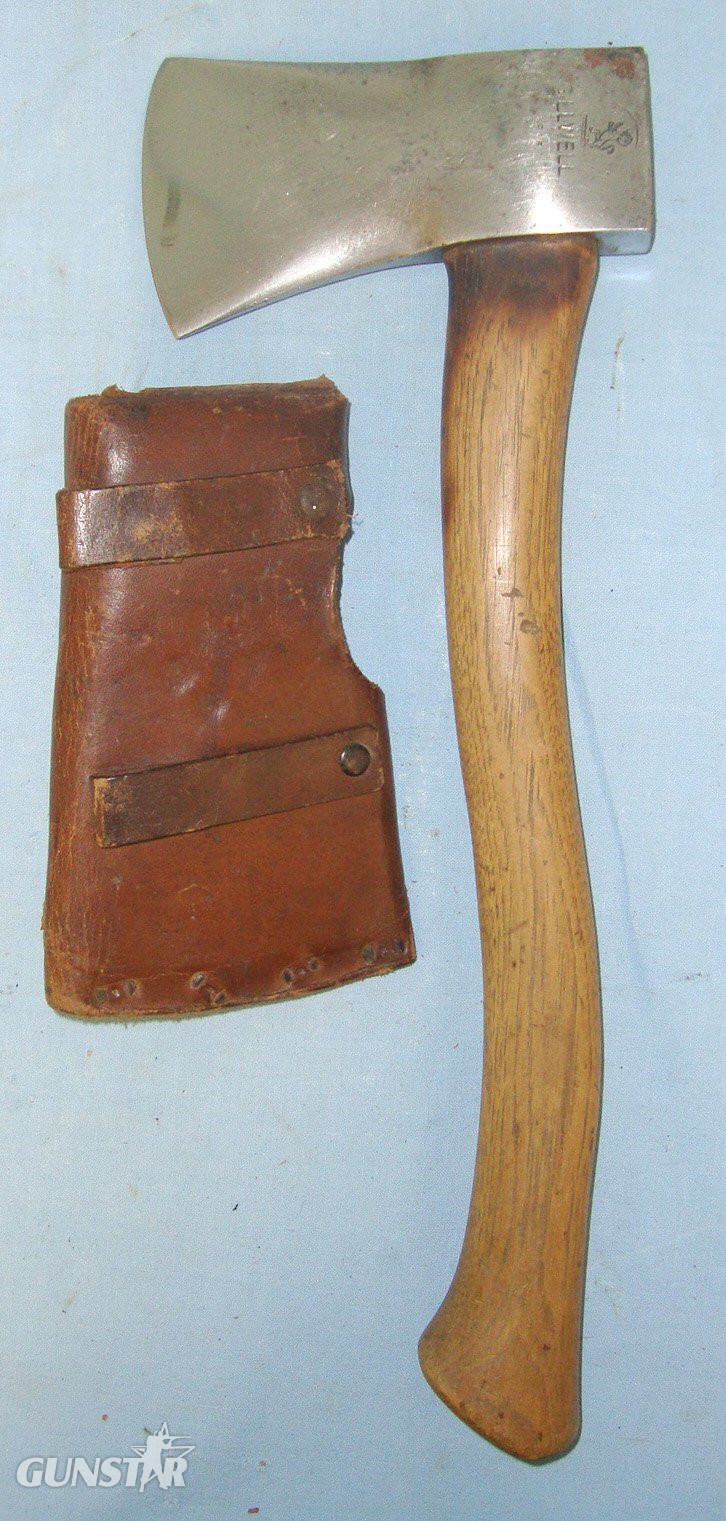  WW1 1915 British Gillwell Trench Equipment Axe With Leather Axe Head Cover / Belt Carrier. MISC 825 Other Blade